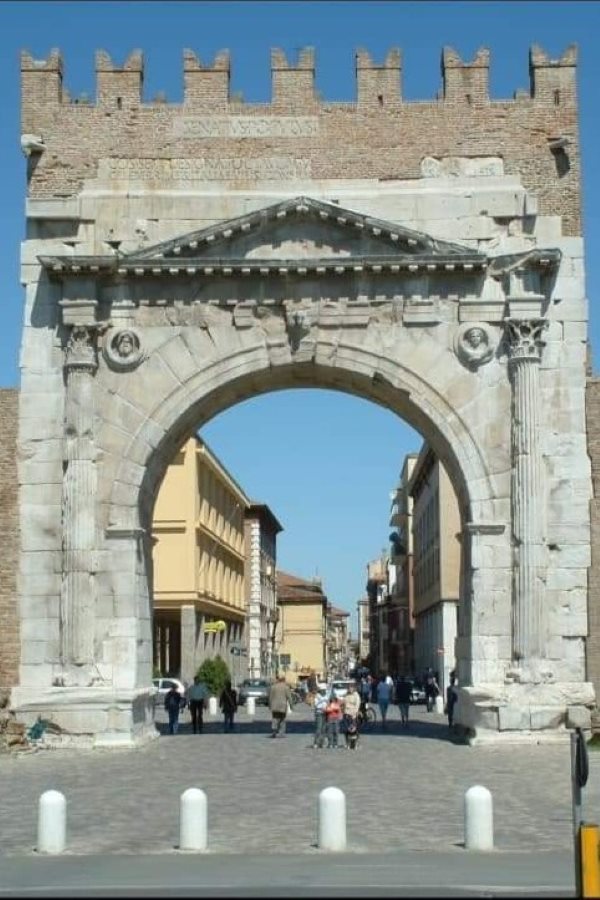 Rimini, Augustus Takı