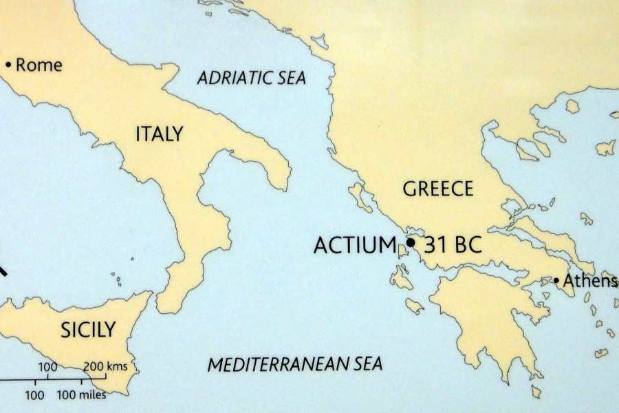 Actium Savaşı, Caesar'ın Mirası uğruna