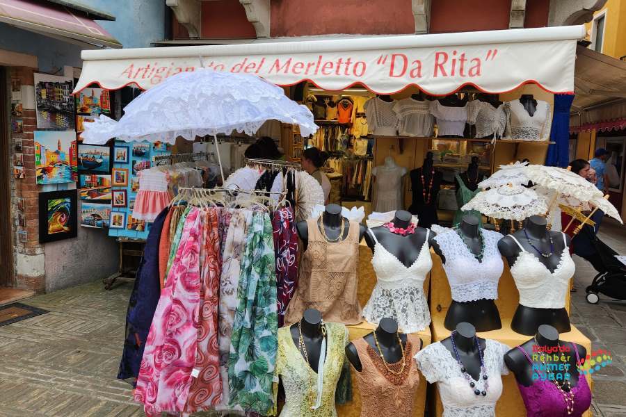Venedik, Burano Adası