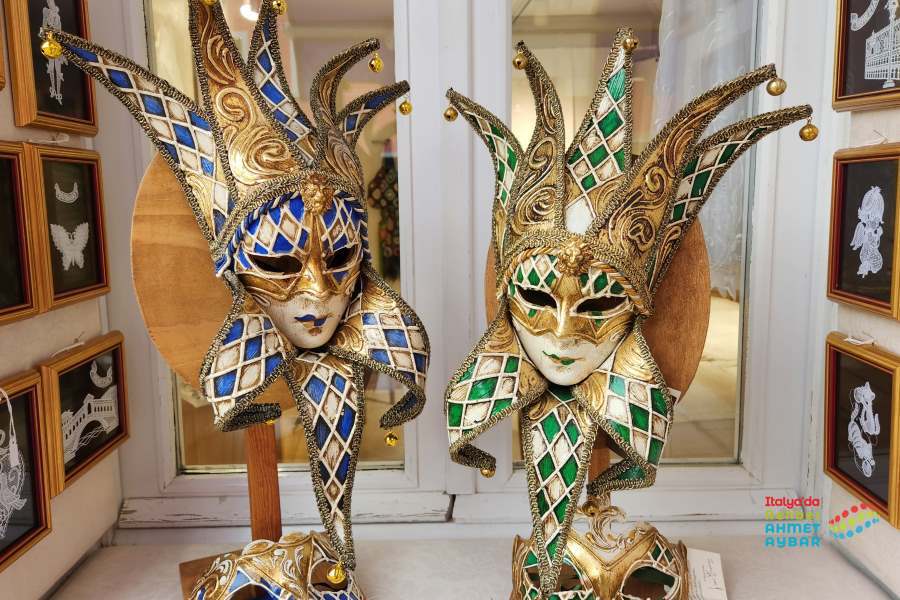 Venedik, Burano Adası