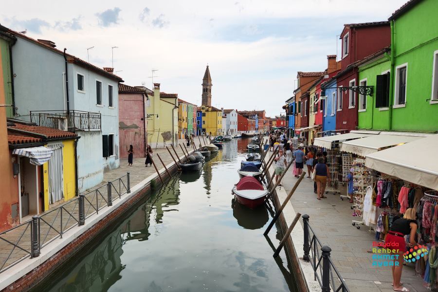 Venedik, Burano Adası