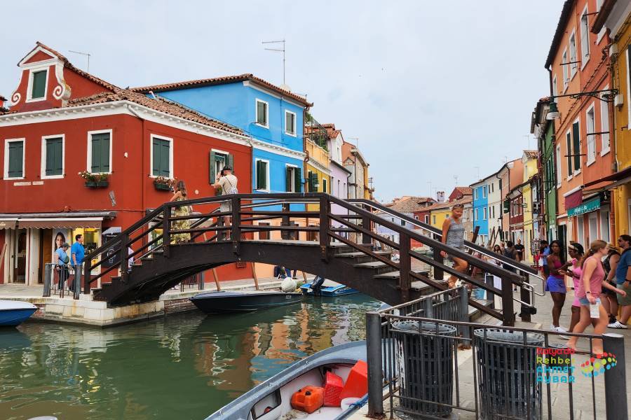 Venedik, Burano Adası