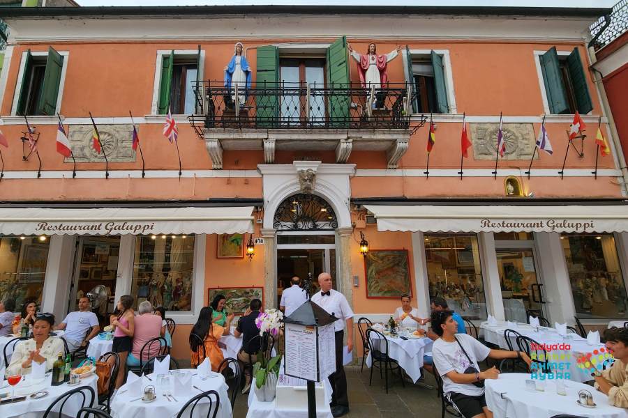 Venedik, Burano Adası
