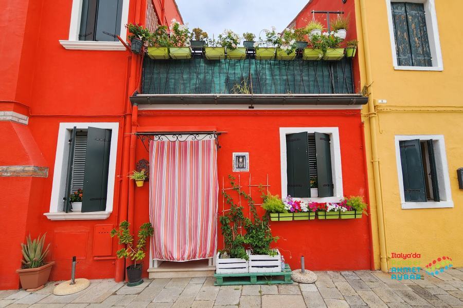 Venedik, Burano Adası