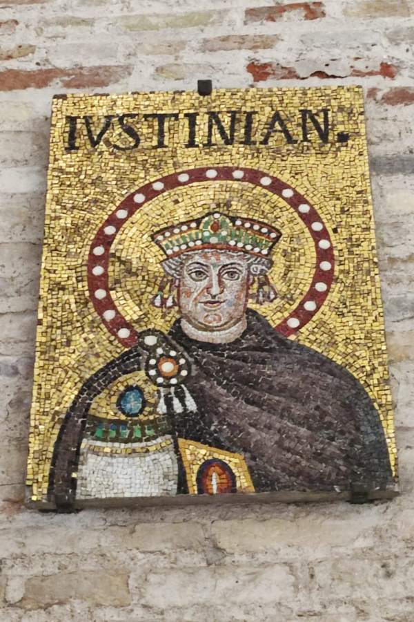 Ravenna, Sant'Apollinare Kilisesi I