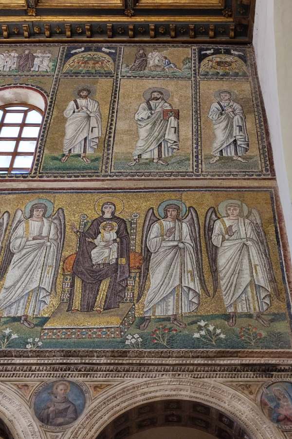 Ravenna, Sant'Apollinare Kilisesi III