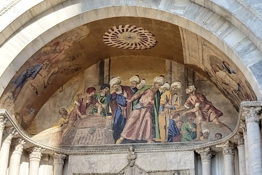 Venedik'te şehri turu artık en fazla 25 kişi ile !