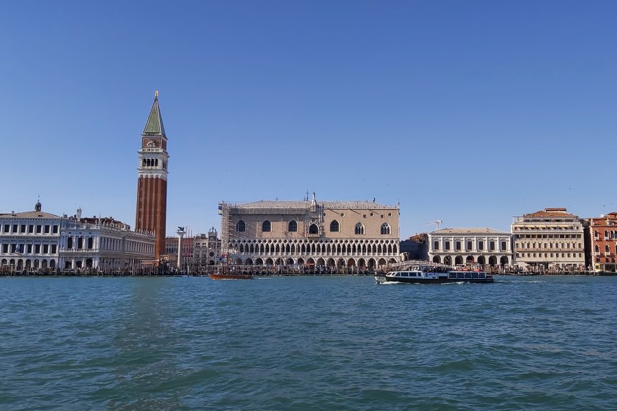 Venedik'te şehri turu artık en fazla 25 kişi ile !