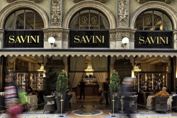 Milano & Caffe Savini, Galleria Vittorio Emanuele II Alışveriş Merkezi İtalya Milano