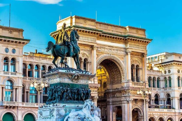 Milano & Galleria Vittorio Emanuele II Anıtı & Alışveriş Merkezi İtalya Milano