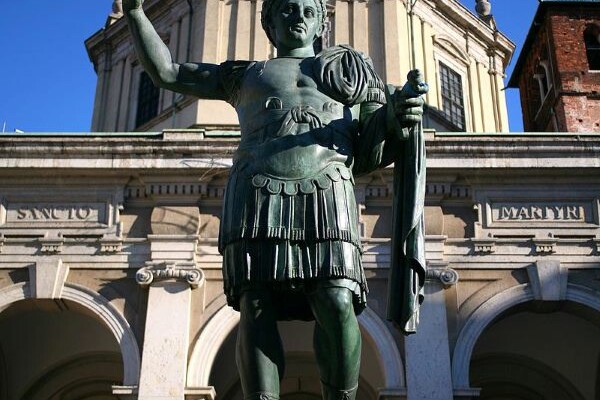 Milano & Konstantin Heykeli, San Lorenzo Kilisesi İtalya Milano