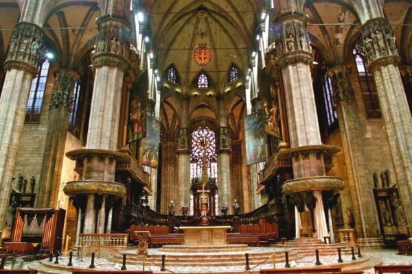 Milano & İçten Duomo (Ana Kilise) İtalya Milano