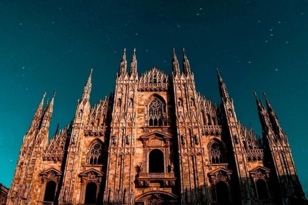 Milano & Duomo (Ana Kilise) Akşam İtalya Milano