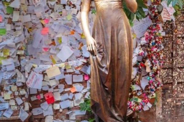 Verona & Juliet Heykeli İtalya Verona
