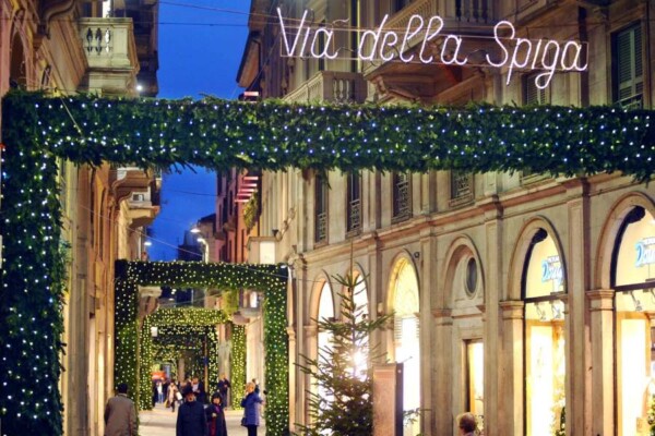 Milano & via della Spiga (Caddesi) İtalya Milano